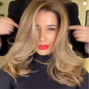 Resultado loiro com volume publicado no Instagram de Adriani Lima