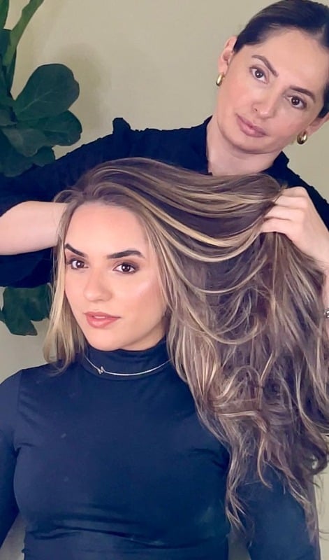 Mechas em cabelo longo com contraste delicado